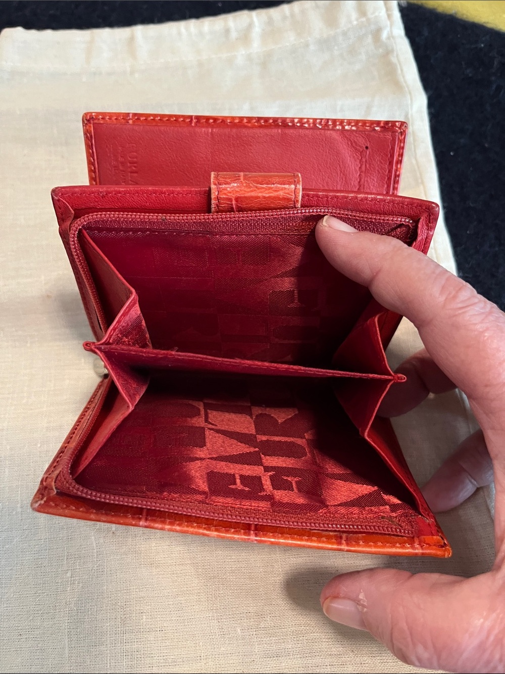 FURIA Orange Croc-Embossed Leather Wallet - Picture 6 of 11